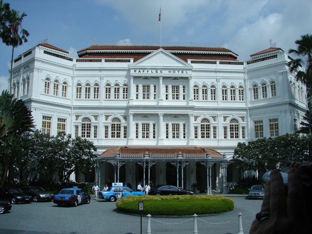6 Hotel home of singapore sling.jpg